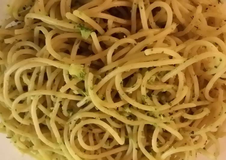 Recipe of Any-night-of-the-week Spagetti with Broccoli (Lactose Intollerant Friendly)
