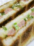 Weiner Sausage Toasted Sandwich with Green Onions