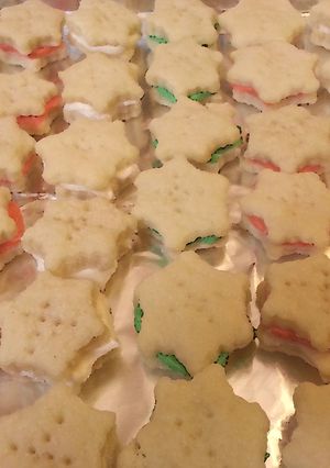 A picture of Cream Wafers.