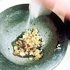 Spicy garlic pepper seasoning A picture of Spicy garlic pepper seasoning.