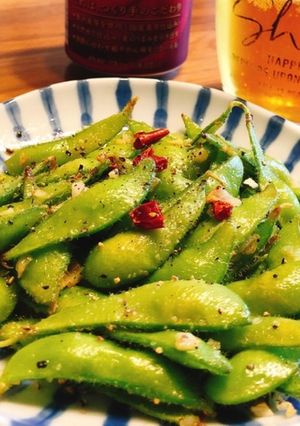 A picture of Perfect Summer Snack: Edamame Peperoncino.
