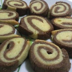A picture of Lemon Chocolate Pinwheels.