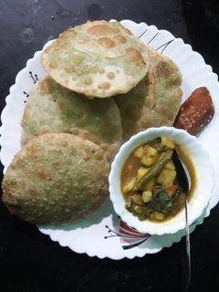 কড়াইশুটির কচুড়ি (karaishutir kachuri recipe in Bengali) রেসিপির প্রধান ছবি
