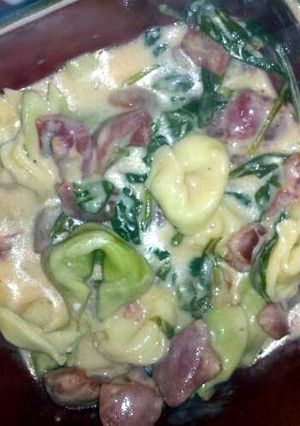 A picture of Creamy cheese tortellini.