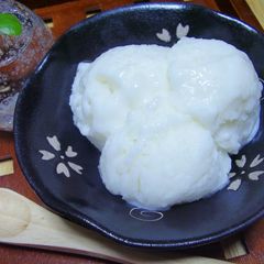A picture of Rice Ice Cream.