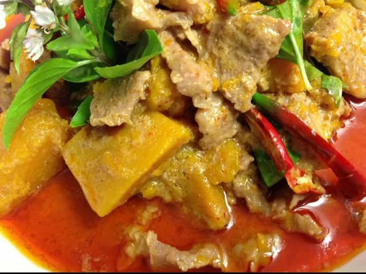 Easy Steps Make|Recipe} Red curry with pork and pumpkin Anti-Fail