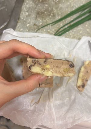 A picture of Cocoa banana protein bark.