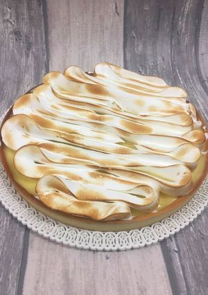 A picture of Lemon Tart with Italian Meringue.