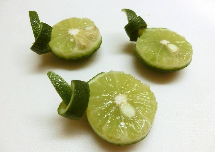 Steps to Prepare Quick A Decorative Way to Cut Sudachi Citrus Fruit