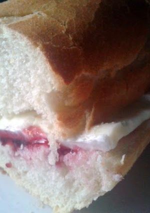 A picture of Cran-Brie Baguette.