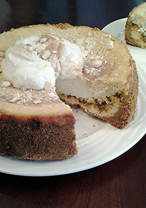 A picture of Cinnamon Spice Creamy Cheesecake.