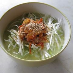 A picture of Salty Ramen with Leek and Kimchi.