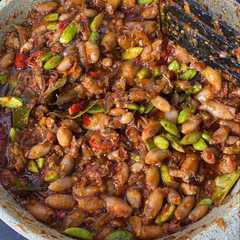 รูปของ SEMUA PASTI NAMBAH! - Sambal Cumi Pete 🔥