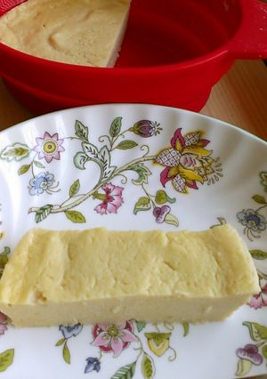 A picture of Rich & Sticky Tofu Cheesecake in the Microwave.