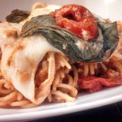 A picture of Roasted Garlic & Cheese Pasta.