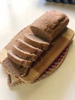 Una foto de Pan integral de masa madre