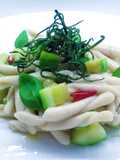 Strozzapreti con salsa di alici, zucchine e buccia di zucchine fritta
