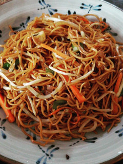 वेज चाउमीन (veg chowmein recipe in Hindi) रेसिपी मुख्य फोटो