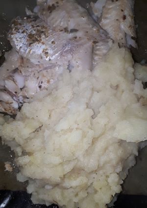 Una foto de Merluza Al Grill Con Puré