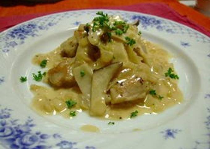 Soy Sauce Flavored Chicken in Cream Sauce