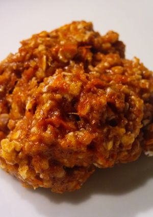 A picture of Carrot Oatmeal Cookies (no added sugar).