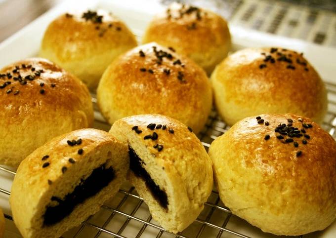 Easy Sweet Bean Buns with Pancake Mix Recipe