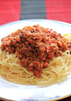 A picture of Meat Sauce Spaghetti.
