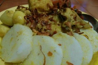 Anti Ribet, Buat Lontong opor ayam kuning (sajian lebaran) Wajib Dicoba