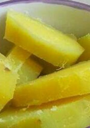A picture of Boiled sweetpotatoes.
