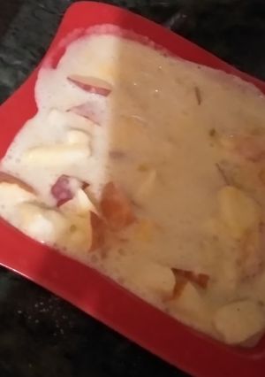 A picture of Creamy fruit delight.