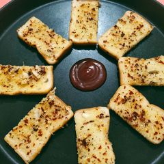 A picture of Instant Garlic bread.