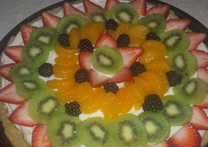 Recipe of Quick Fruit Pizza
