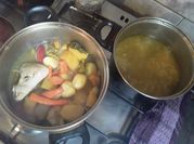 Una foto de sopa de puchero