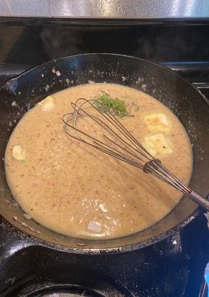 A picture of Steak pan sauce.