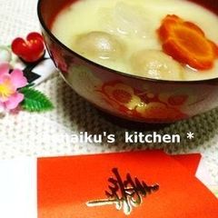 A picture of Kyoto White Miso Ozouni (Mochi Rice Cake Soup for New Years).