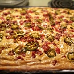 A picture of Jalapeño Popper Pizza.