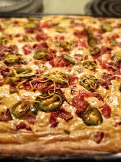 A picture of Jalapeño Popper Pizza.