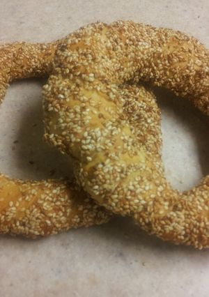 A picture of Turkish Sesame Bagel (Simit).