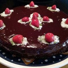 A picture of AMIEs Special MINT Chocolate Cake.