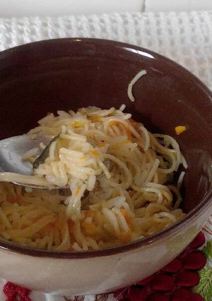 Una foto de Arroz con fideos y vegetales