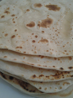 A picture of VERY easy flour tortillas (with pictures!).