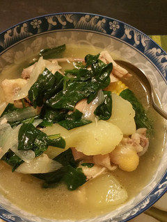 A picture of Tinolang Manok (Filipino Chicken soup in ginger and veggies).