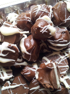 A picture of Yummy oreo truffles.