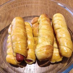 Chicken Sausage Roll Bread A picture of Chicken Sausage Roll Bread.