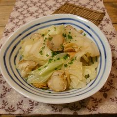A picture of Cabbage and Baby Scallops Steamed With Olive Oil.