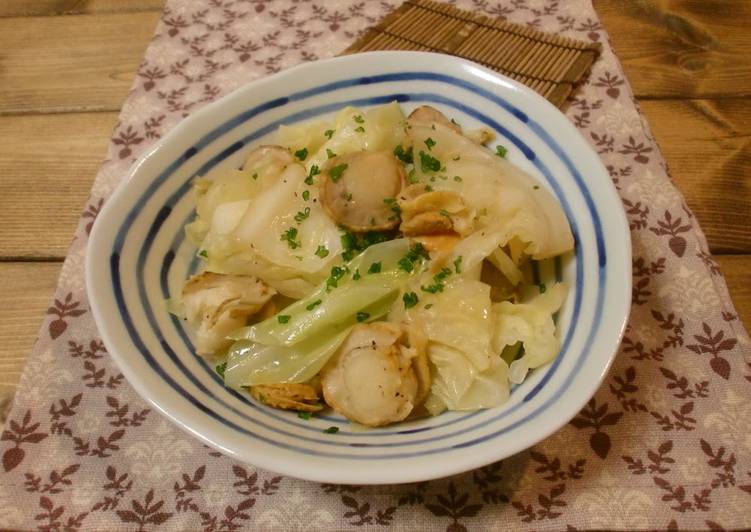 Cabbage and Baby Scallops Steamed With Olive Oil