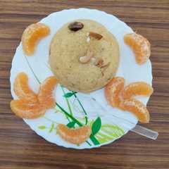 ऑरेंज सूजी हलवा(Orange suji halwa recipe in hindi) रेसिपी मुख्य फोटो