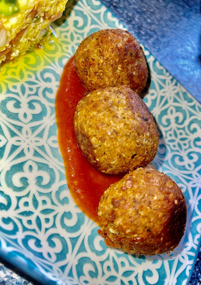 Una foto de Albóndigas de quinoa y lentejas