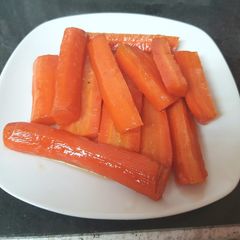 Roasted Carrots in Honey and a drop of Brandy. 😍 A picture of Roasted Carrots in Honey and a drop of Brandy. 😍.
