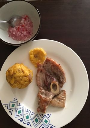 Una foto de Tacacho con chuleta